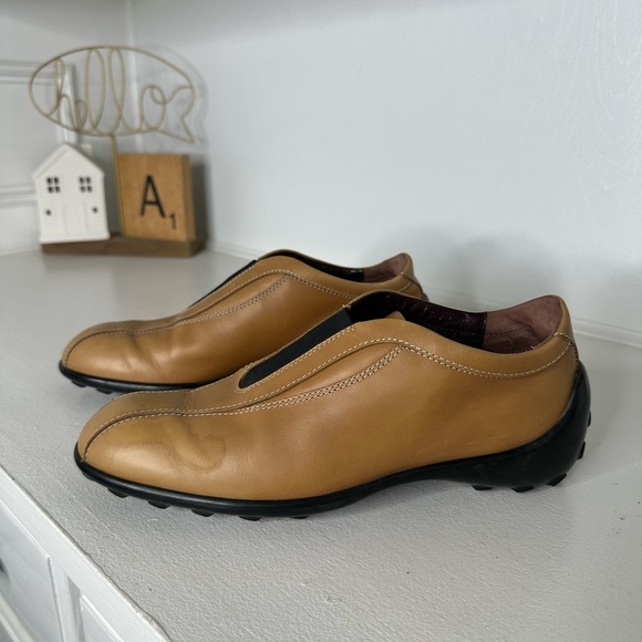 Tod’s Women’s Leather Slip-On Driving Shoes – Camel Tan – Size 10 - Picture 1 of 8